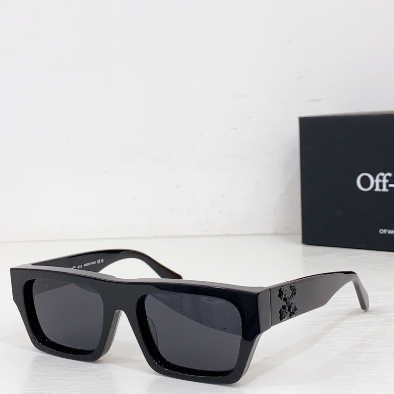 OFF WHITE